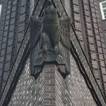 Stirnseite mit Condor